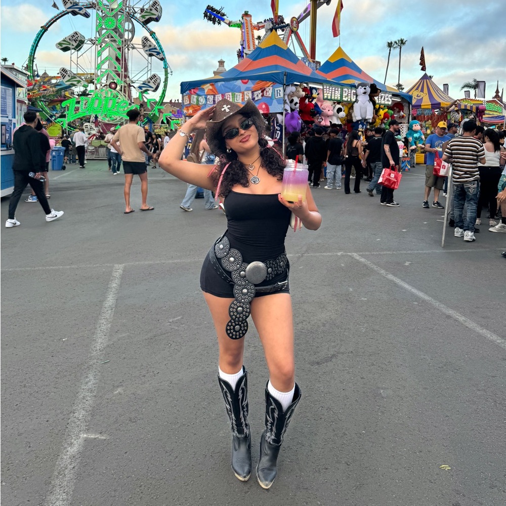 Meet your Posher, Alexandra